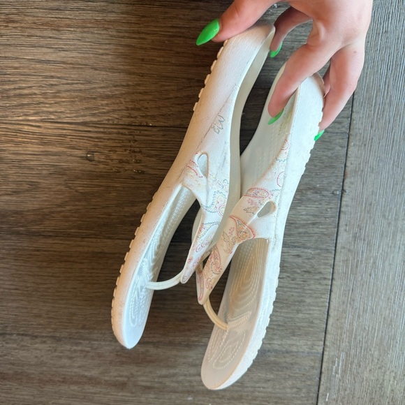 White Paisley crocs flip flops - Picture 5 of 6